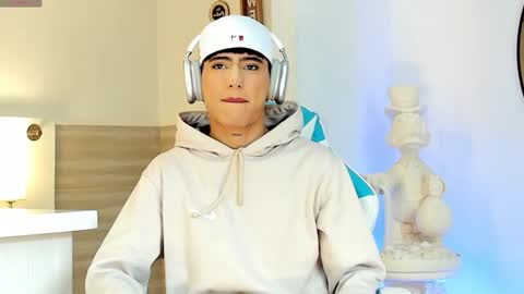 Snapshot of liam_055 chatting on 09/12/25, 04:40 Liam online show from 09/12/25, 04:40