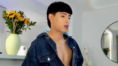 Snapshot of liam_055 chatting on 10/26/25, 08:15 Liam online show from 10/26/25, 08:15