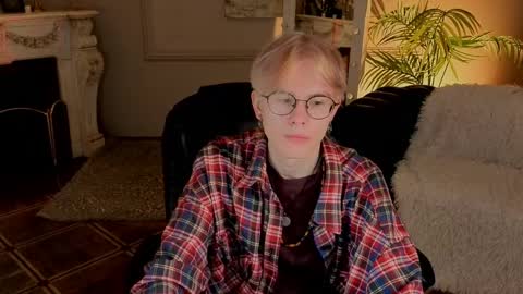 Snapshot of liam_blair chatting on 04/04/26, 05:38 LIAM online show from 04/04/26, 05:38