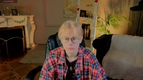 Snapshot of liam_blair chatting on 04/09/26, 05:29 LIAM online show from 04/09/26, 05:29