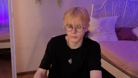 Snapshot of liam_blair chatting on 04/12/26, 05:23 LIAM online show from 04/12/26, 05:23