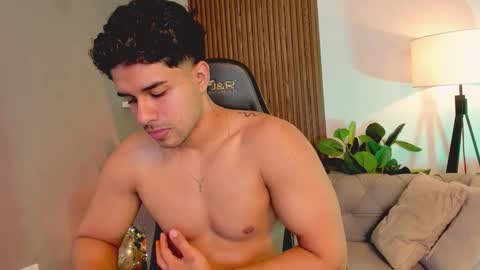 Liam Collins online show from 12/21/25, 12:01