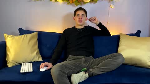 Liam online show from 01/07/25, 12:45