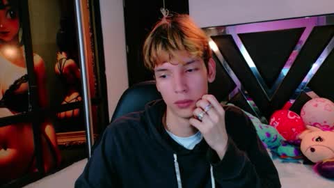 liam_green1 online show from 02/17/26, 12:01