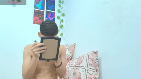 Snapshot of liam_honey18 chatting on 07/09/26, 12:09 liam_honey18 online show from 07/09/26, 12:09