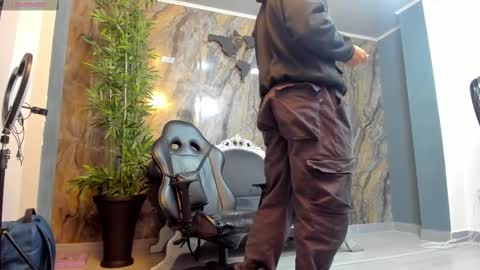 LIAM KLEIN online show from 02/17/25, 11:34