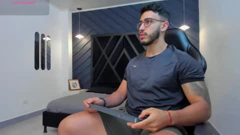 LIAM KLEIN online show from 10/28/25, 11:14