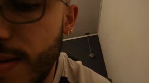 LIAM KLEIN online show from 04/17/26, 11:13