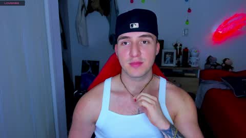 Snapshot of liam_oficial chatting on 12/19/24, 04:45 liam online show from 12/19/24, 04:45