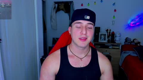 Snapshot of liam_oficial chatting on 12/21/24, 03:36 liam online show from 12/21/24, 03:36