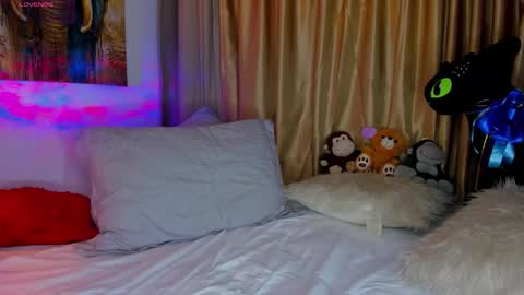 Snapshot of liam_oficial chatting on 11/24/25, 12:54 liam online show from 11/24/25, 12:54