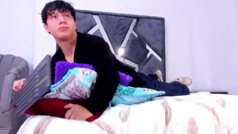 Call me Lian online show from 01/18/26, 12:20