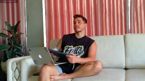 Snapshot of liam_walk chatting on 07/30/26, 09:47 Liam online show from 07/30/26, 09:47