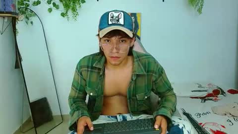 Snapshot of liam_xul chatting on 10/08/25, 07:44 liamxul online show from 10/08/25, 07:44