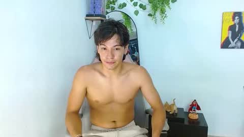 Snapshot of liam_xul chatting on 10/22/25, 07:24 liamxul online show from 10/22/25, 07:24