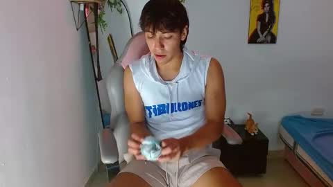 Snapshot of liam_xul chatting on 10/29/25, 08:32 liamxul online show from 10/29/25, 08:32