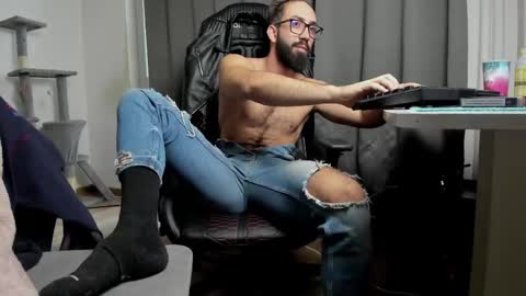 Liam online show from 02/11/25, 07:02