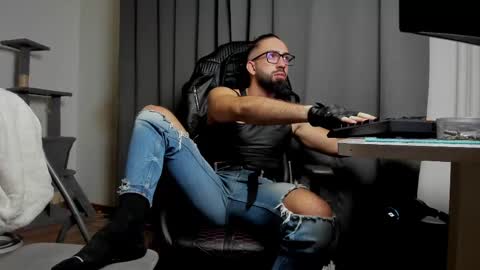 Liam online show from 03/05/25, 07:49