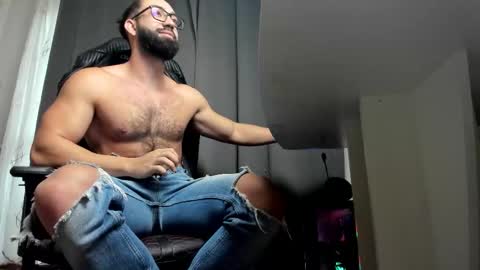 Liam online show from 11/30/25, 08:18