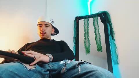 Liam online show from 12/20/25, 07:59