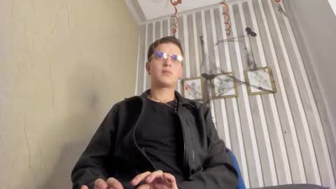 Liam Vega online show from 10/18/25, 03:20