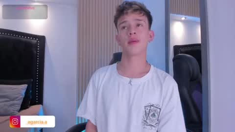 liam online show from 04/17/26, 04:04