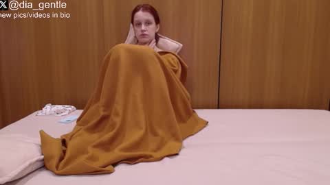 Dia and Julian online show from 03/18/26, 04:48