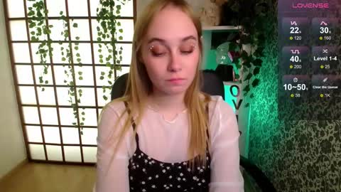 Liana online show from 12/11/24, 02:52