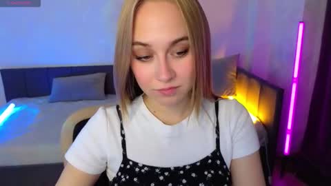 Liana online show from 09/18/25, 02:13