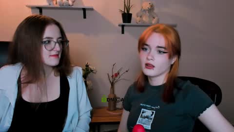 Snapshot of liana_kisses chatting on 12/20/24, 11:47 Little Liana online show from 12/20/24, 11:47