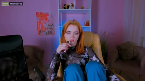 Snapshot of liana_kisses chatting on 12/28/24, 12:04 Little Liana online show from 12/28/24, 12:04