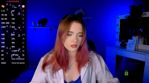 Snapshot of liana_kisses chatting on 09/30/25, 07:19 Little Liana online show from 09/30/25, 07:19