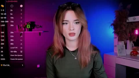 Snapshot of liana_kisses chatting on 10/10/25, 07:35 Little Liana online show from 10/10/25, 07:35