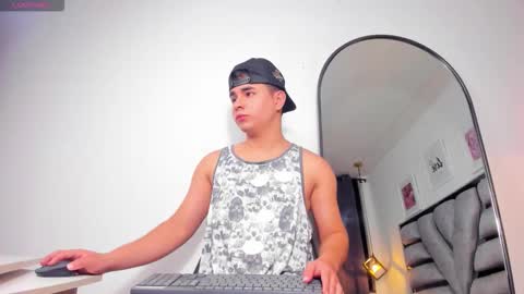 lianfox_ online show from 02/18/26, 12:34