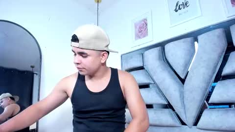 lianfox_ online show from 03/17/26, 12:19