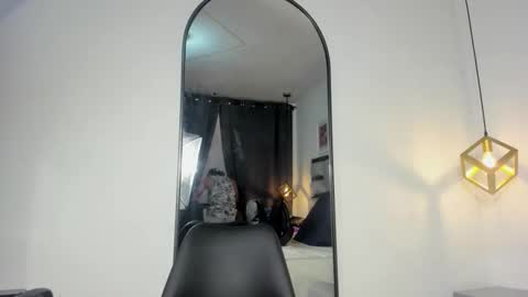 lianfox_ online show from 05/20/26, 12:33