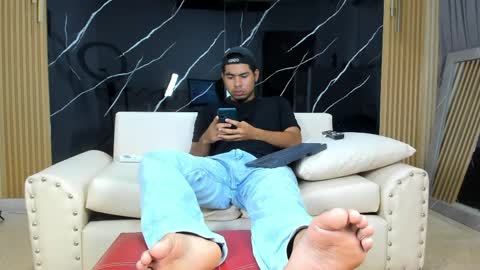 Liang online show from 04/16/26, 01:17