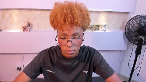 LiannaDixon online show from 12/12/24, 02:22