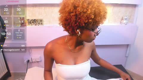 LiannaDixon online show from 12/22/24, 06:26