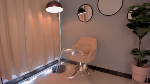 Lia online show from 12/04/24, 05:00