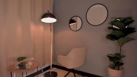 Lia online show from 12/27/24, 12:45