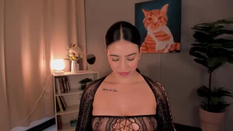 Lia online show from 10/20/25, 12:27