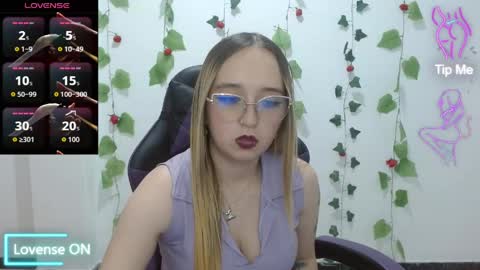 Lia Roberts online show from 05/05/26, 03:25