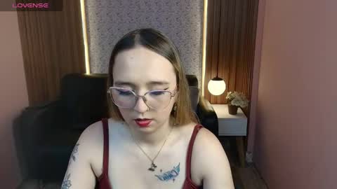 Lia Roberts online show from 05/29/26, 01:53