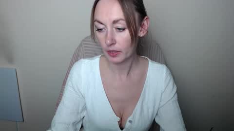 Lia online show from 04/08/26, 12:16