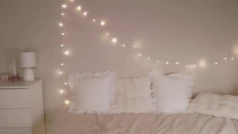 Lia online show from 02/16/26, 06:04