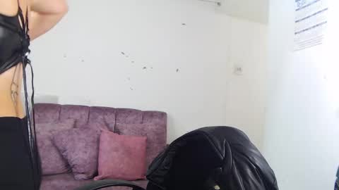 liastark19 online show from 04/21/26, 05:03