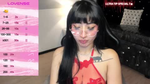 Snapshot of liat_hoz chatting on 01/23/25, 03:43 Dani online show from 01/23/25, 03:43