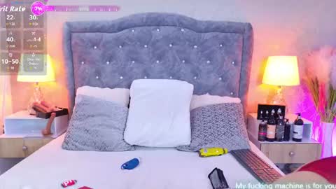 Snapshot of liateylor chatting on 07/05/26, 07:10 Lia online show from 07/05/26, 07:10