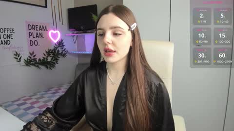 Lia online show from 10/13/25, 01:44